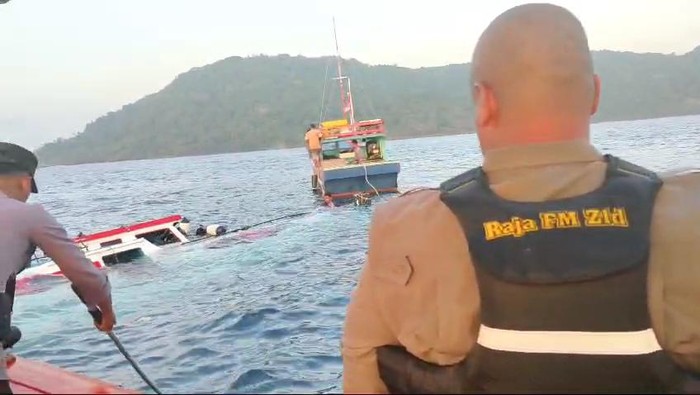 Tangkapan layar kecelakaan KM Samarinda di Kabupaten Kepulauan Anambas.