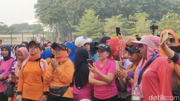 Anies Baswedan saat meluncurkan Koalisi Nasional Perempuan Indonesia (KNPI) di Lapangan Banteng, Sawah Besar, Jakarta Pusat, Minggu, 28 Juli 2024 (Dwi/detikcom)