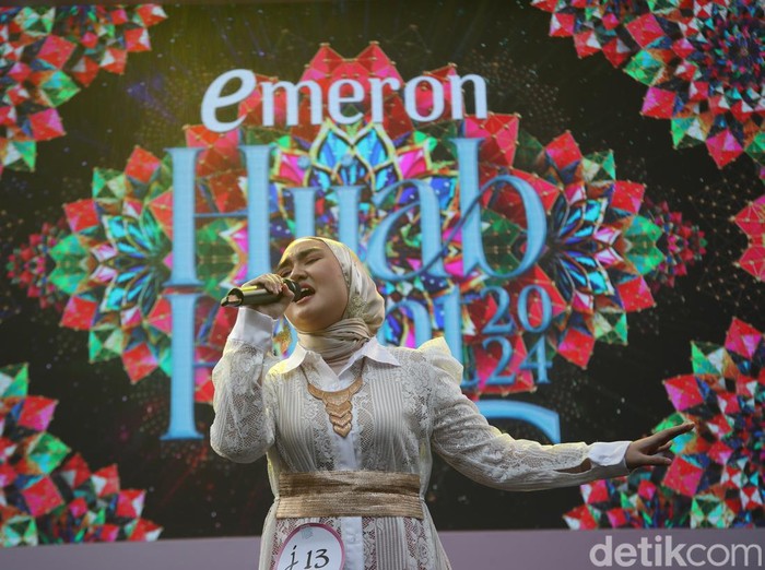 Ayesha Wibowo tampil dalam audisi Emeron Hijab Hunt 2024 Jabodetabek yang digelar di Bekasi, Sabtu (27/7/2024).