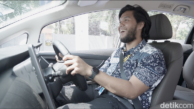 Jajal Langsung BYD M6: Memang Enak Buat Dipakai Bareng Keluarga!