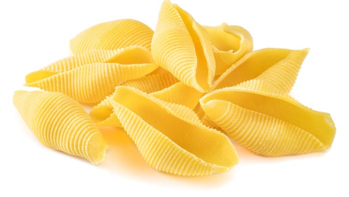 Conchiglie atau Conchiglioni, pasta berbentuk cangkang kerang.