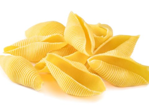 Conchiglie atau Conchiglioni, pasta berbentuk cangkang kerang.