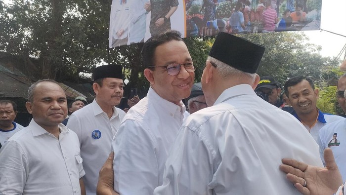 Anies Baswedan mendapat dukungan dari Komite Pedagang Pasar Tradisional Seluruh Indonesia (Kopassindo) untuk maju di Pilgub Jakarta 2024. Anies berharap ke depannya bisa menuntaskan permasalahan yang belum rampung di Jakarta.