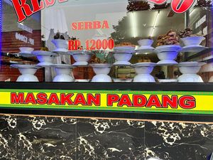 Rahasia Paket Hemat Rp 12.000-an di Warung Padang Punya Orang Tegal