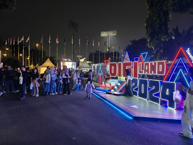 Ulang tahun ke-59 PT Telkom Indonesia dirayakan dengan event Digiland 2024. Kemeriahan acara ditutup dengan konser sejumlah artis ternama.