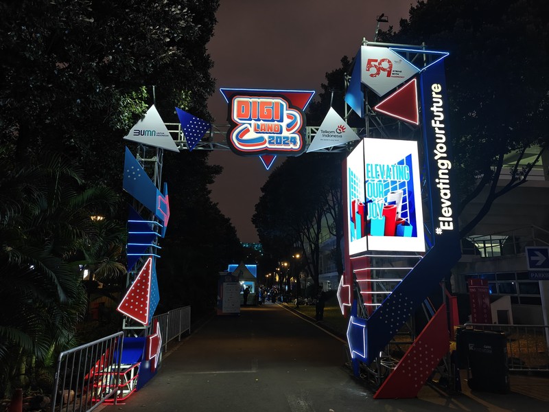 Ulang tahun ke-59 PT Telkom Indonesia dirayakan dengan event Digiland 2024. Kemeriahan acara ditutup dengan konser sejumlah artis ternama.