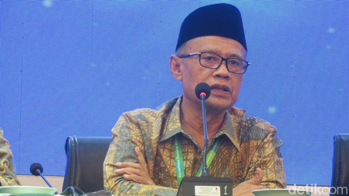 Ketua PP Muhammadiyah Haedar Nashir saat memimpin Konsolidasi Nasional Muhammadiyah di Convention Hall UNISA Yogyakarta, Minggu (28/7/2024).