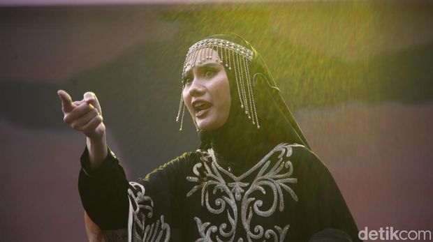 Khamidah Eka tampil dalam audisi Emeron Hijab Hunt 2024 Jabodetabek yang digelar di Bekasi, Sabtu (27/7/2024).