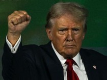 Donald Trump Dapat Kado Tesla Cybertruck Dibalut Stiker Insiden Penembakan
