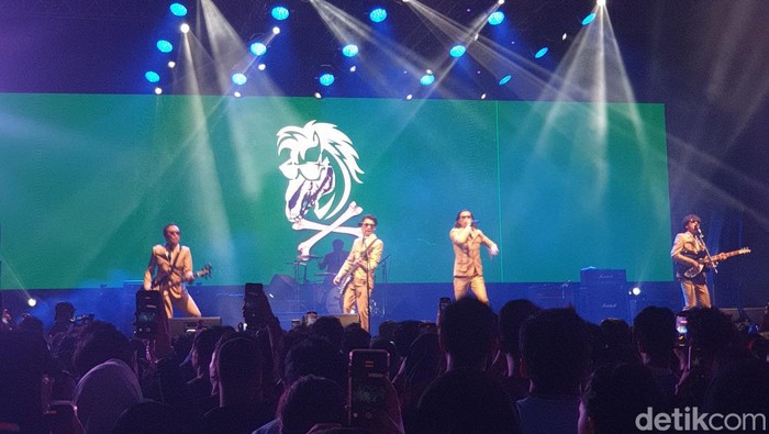 Meriahnya Rendezvous 2024, Gelaran Pensi Tahunan Karya SMA Labschool Cirendeu