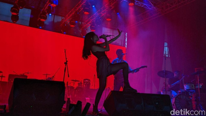 Meriahnya Rendezvous 2024, Gelaran Pensi Tahunan Karya SMA Labschool Cirendeu