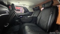 Sorotan pecinta SUV tentu langsung tertuju pada Toyota Fortuner yang mereka bawa. Pasalnya, mobil ini terlihat biasa saja dan cenderung sangar dari luar, namun auranya berbeda di sektor interior. Foto: Muhammad Hafizh Gemilang