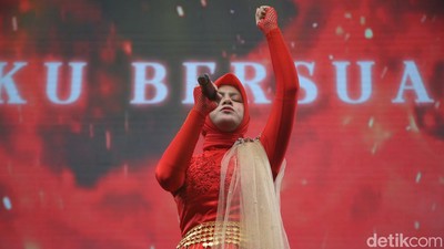 Foto Aksi Peserta Emeron Hijab Hunt 2024 di Jabodetabek Punya Bakat Unik
