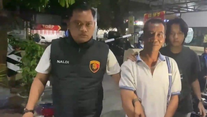 Polisi menangkap pria paruh baya yang menikam temannya di Makassar.
