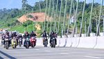 7 Foto Jokowi Ngaspal Bareng Artis di IKN Pakai Motor Custom RI-1 Hijau