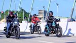 7 Foto Jokowi Ngaspal Bareng Artis di IKN Pakai Motor Custom RI-1 Hijau