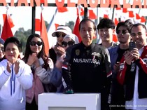 Berjaket Nusantara, Jokowi Resmikan Jembatan Akses ke IKN Rp 1,4 T