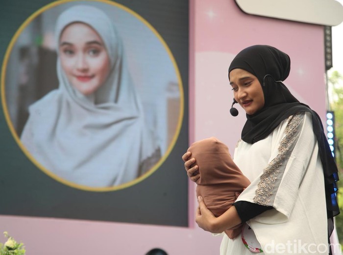 Rita Aprianti tampil dalam audisi Emeron Hijab Hunt 2024 Jabodetabek yang digelar di Bekasi, Sabtu (27/7/2024).