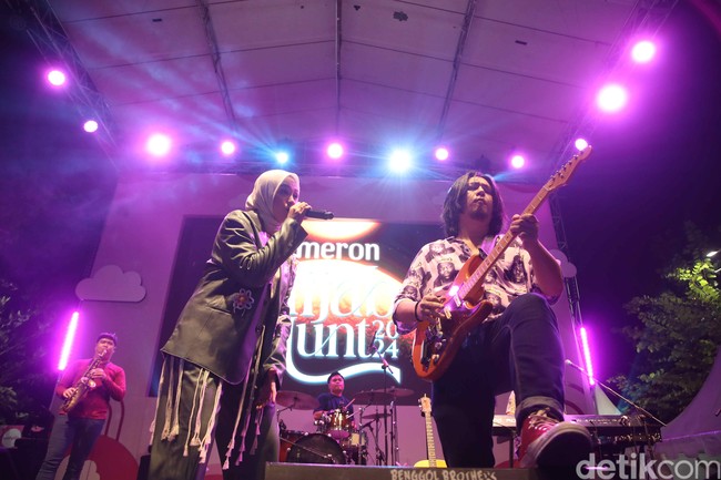 Salma Salsabil merupakan alumni Hijab Hunt 2017. Pada Minggu (28/7/2024) malam, Salma kembali ke panggung Hijab Hunt sebagai penyanyi muda yang tengah naik daun.  Foto: Pradita Utama