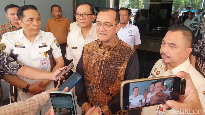 Ketua Purna Paskibraka Indonesia (PPI) Sumatera Selatan periode 2024-2029, Deliar Marzoeki meminta anggotanya tidak ikut berpolitik jelang Pilkada serentak 2024. Ia mewanti-wanti agar PPI tidak dimanfaatkan untuk kepentingan para bakal calon yang akan berkontestasi ada 27 November 2024.