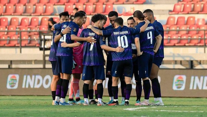 Skuad Madura United saat mengikuti turnamen Piala Presiden 2024
