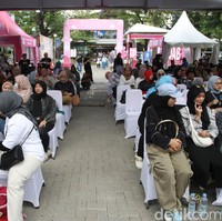 Pada hari pertama audisi, para peserta berebut tiket lolos untuk masuk ke 20 besar. Kemudian pada audisi tahap kedua, 20 peserta yang terpilih tampil kembali di depan juri dan penonton yang hadir untuk mencari tiga finalis yang akan masuk ke grand final. Foto: Pradita Utama.