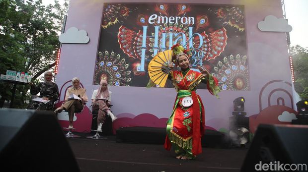 Syafira Umrotin tampil dalam audisi Emeron Hijab Hunt 2024 Jabodetabek yang digelar di Bekasi, Sabtu (27/7/2024).