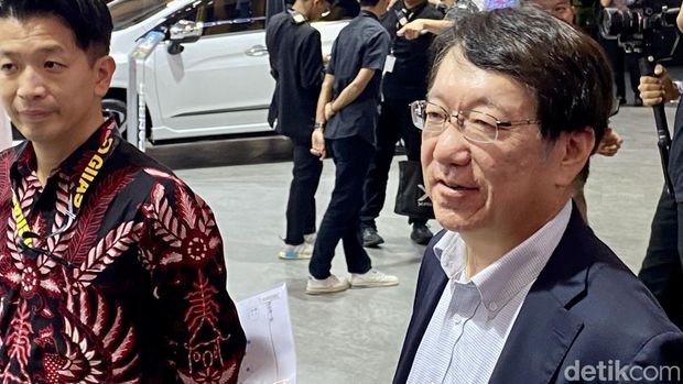 Takao Kato Chief Executive Officer (CEO) Mitsubishi Motors Corporation hadir di ajang Gaikindo Indonesia International Auto Show (GIIAS) 2024