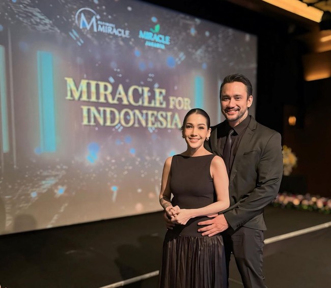 Teknik ini, berbeda dari yang dibayangkan, bukanlah artificial intelligence dalam arti tradisional, tetapi lebih kepada Architectural Intelligence, yang menggabungkan prinsip-prinsip arsitektur dengan estetika wajah. Foto: dok. Instagram