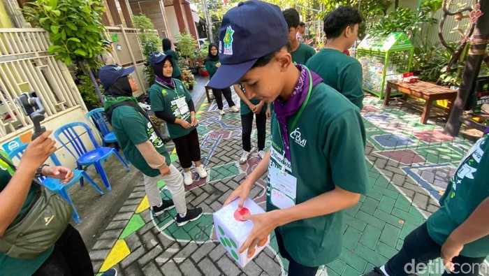 Waste Warrior, program edukasi dan pemberdayaan anak muda dalam pengelolaan sampah di Sidoarjo.