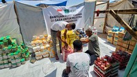 Bantuan kemanusiaan berupa paket makanan, minuman dan segala pemenuhan untuk kebutuhan anak-anak dan masyarakat di Gaza, Palestina di tengah situasi-kondisi dan medan yang amat berat, gempuran Israel yang semakin merajalela.