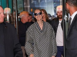 Gaya Celine Dion Pakai Baju Olahraga Seharga Rp 113 Juta