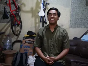 Kisah Inspiratif Damar, Anak Tukang Bengkel yang Lolos Kedokteran UGM