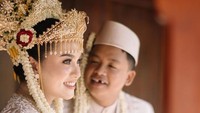 Dustin Tiffani menatap tajam Ditha Rizky Amalia. (Foto: dok Instagram)