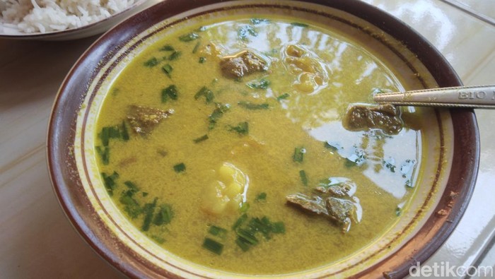 Empal Gentong Khas Cirebon Mang Yatno