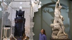Gaun-gaun Taylor Swift Dipamerkan di Museum London Gaun-gaun Taylor Swift Dipamerkan di Museum London