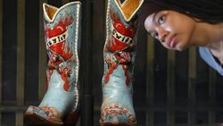 Gaun-gaun Taylor Swift Dipamerkan di Museum London Gaun-gaun Taylor Swift Dipamerkan di Museum London