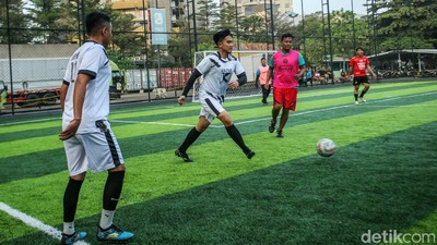 Gaya Kaesang Tantang Cakada Main Bola