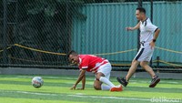 Pertandingan sepakbola antara tim Kaesang vs Cakada ini berlangsung seru.