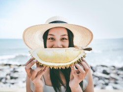 7 Golongan Orang yang Sebaiknya Menghindari Makan Durian, Meskipun Suka