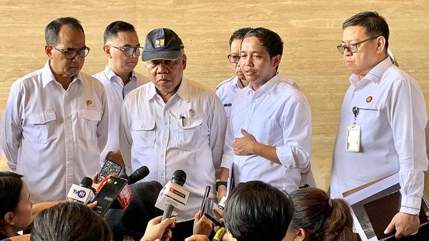 Jajaran OIKN usai rapat dengan Jokowi di Istana Garuda.