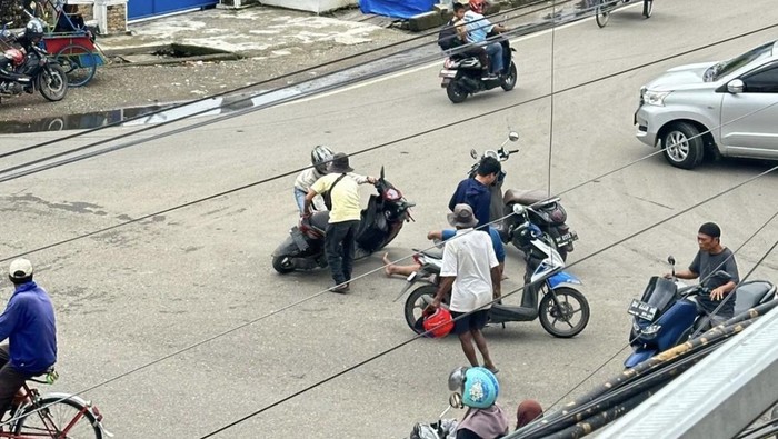 Kecelakaan di Jalur Simpang Agussalim-Sukawati, Bone, gegara traffic light rusak.