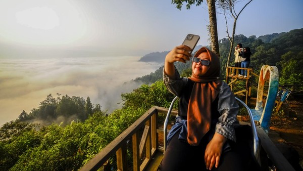 Keindahan Wisata Negeri di Atas Awan Citorek Lebak