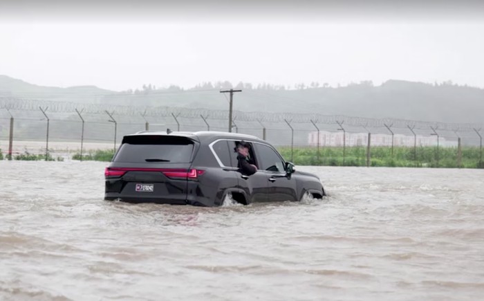 Kim Jong Un Cek Banjir