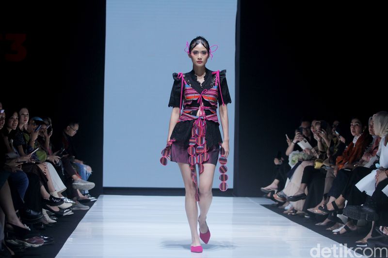 Koleksi CTI di Jakarta Fashion & Food Festival 2024