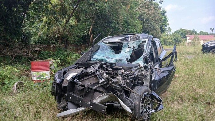 Kondisi mobil Suzuki Grand Vitara bernopol B 1664 HOH yang mengalami kecelakaan di Musi Rawas sebabkan 2 orang tewas