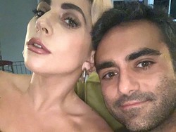 Mengenal Tunangan Lady Gaga, Pria Tajir yang Telah Pacaran Selama 4 Tahun