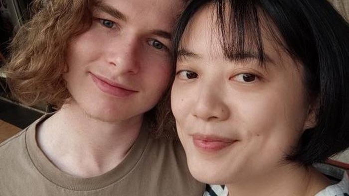 Leony dan Charles Seaman