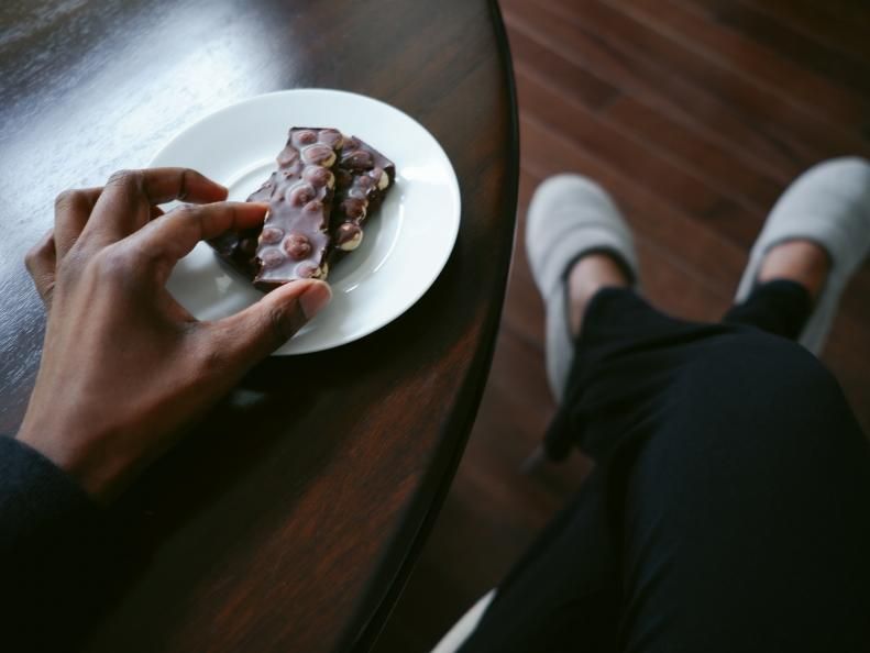 Mau Tidur Lelap? Hindari Konsumsi 5 Makanan Ini Sebelum Tidur