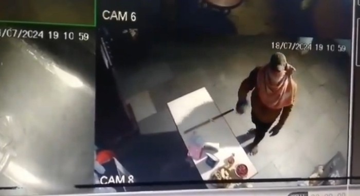 Maling Restoran Gagal Beraksi, Berujung Malah Beli Air Mineral